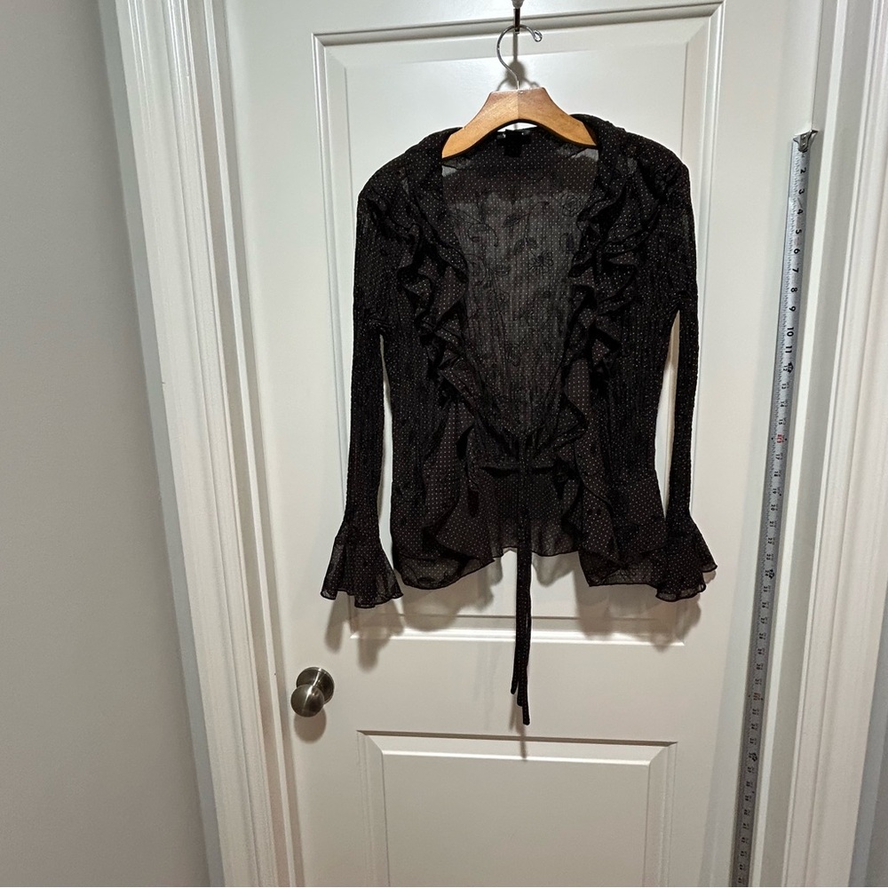 Caelian Elegant Black and white polka dot women’s size M Ruffled Top. LIKE NEW.